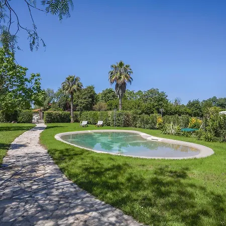 Luxury Marble House פיאטרה סנטה