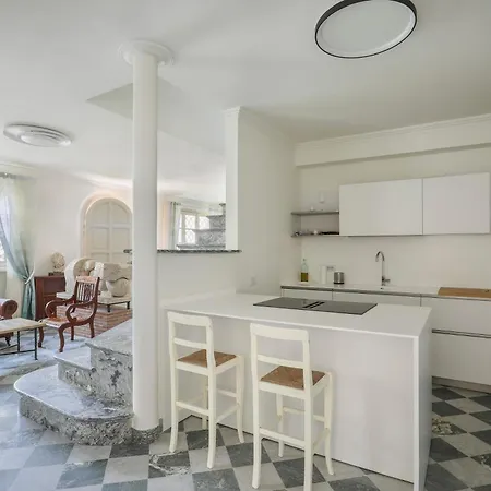 Luxury Marble House פיאטרה סנטה