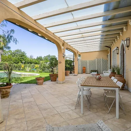 וילה Luxury Marble House