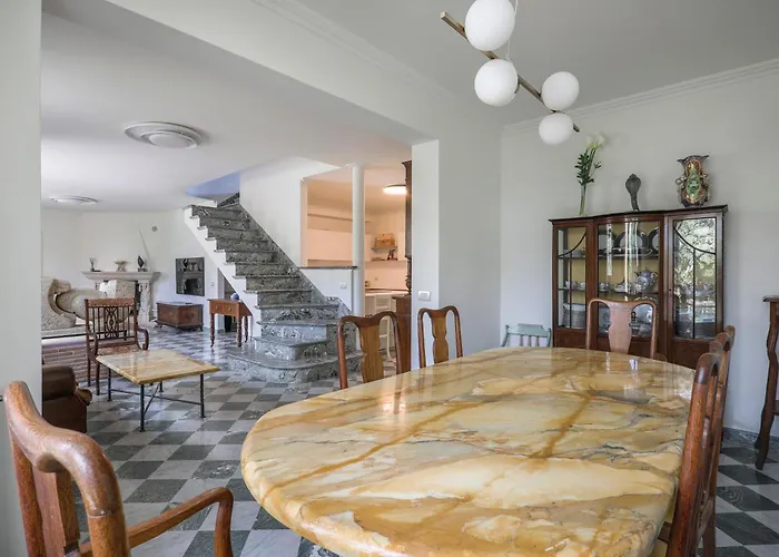 빌라 Luxury Marble House 피에트라산타