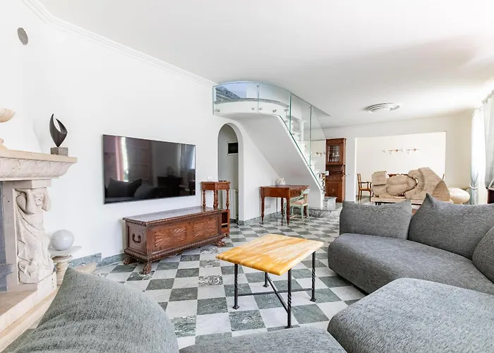 Luxury Marble House 빌라 피에트라산타