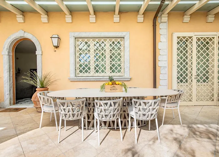 빌라 Luxury Marble House 피에트라산타